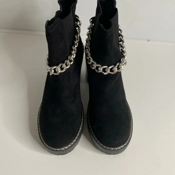 OLIVIA MILLER Afternoon Gaze Chelsea Boots - Picture 4 of 8